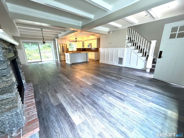 46 Kneen St Extension, Shelton, CT 06484