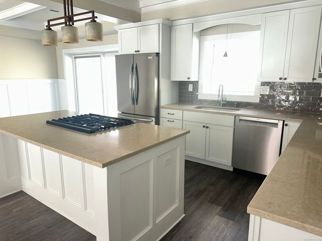 46 Kneen St Extension, Shelton, CT 06484