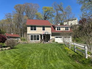 46 Kneen St Extension, Shelton, CT 06484