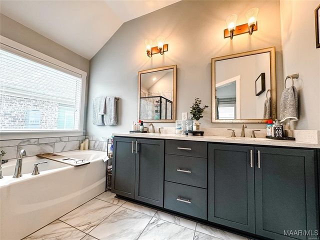 722 Hedgefield Way, Prattville, AL 36066