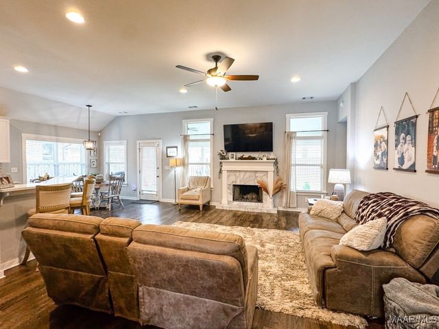 722 Hedgefield Way, Prattville, AL 36066