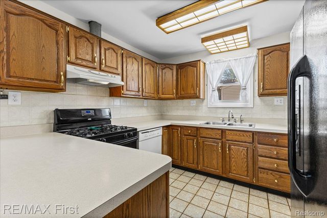 32658 Conrad Street, Chesterfield Township, MI 48047
