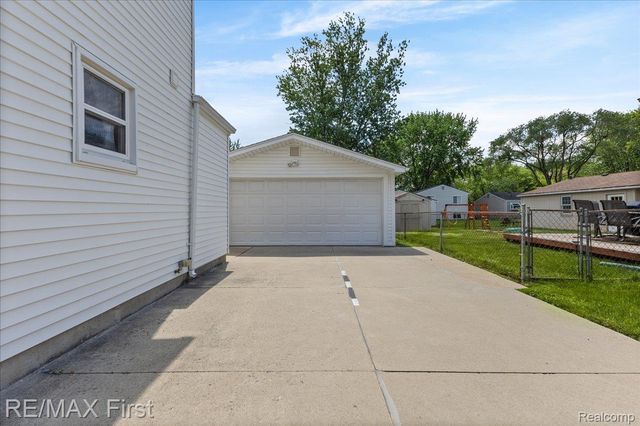32658 Conrad Street, Chesterfield Township, MI 48047