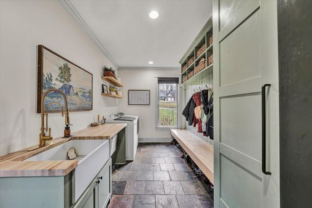 7908 Forest Creek DR, Roanoke, VA 24018