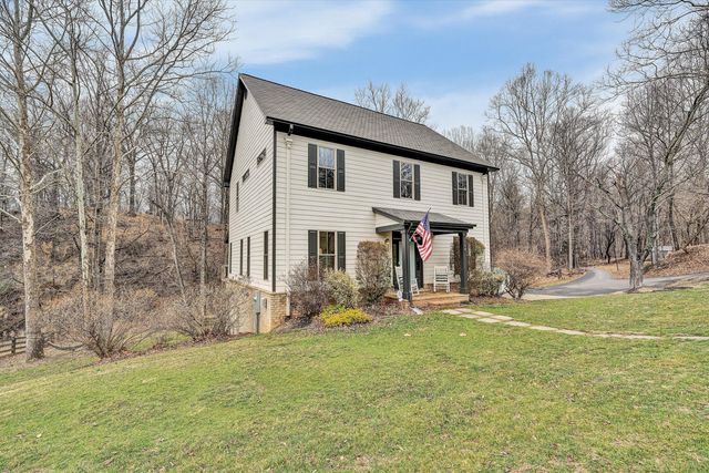 7908 Forest Creek DR, Roanoke, VA 24018