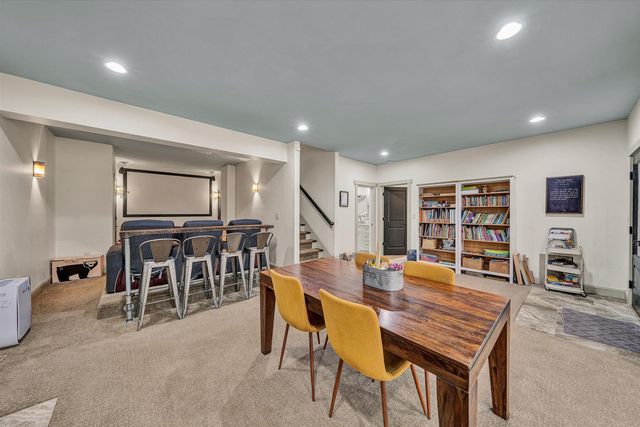 7908 Forest Creek DR, Roanoke, VA 24018