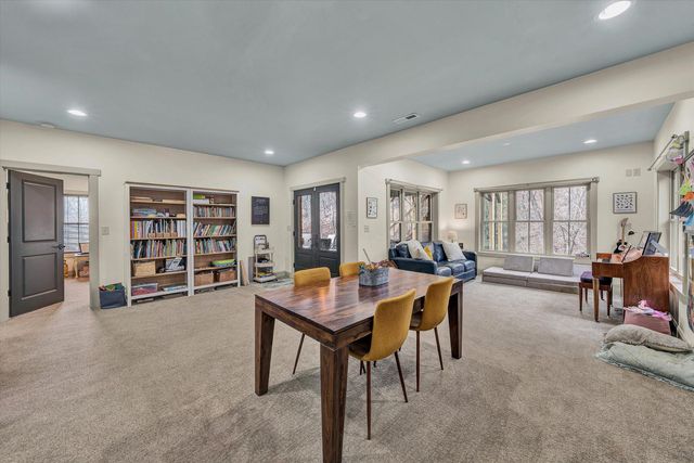 7908 Forest Creek DR, Roanoke, VA 24018