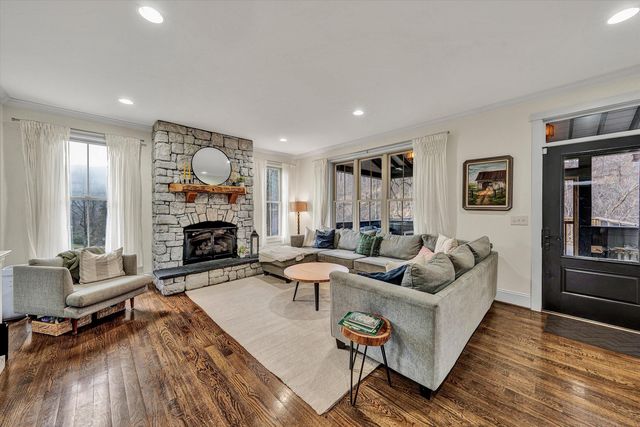 7908 Forest Creek DR, Roanoke, VA 24018