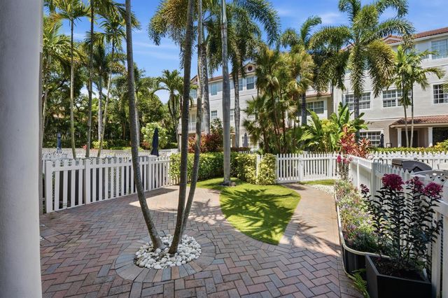 107 Ocean Cay Way, Hypoluxo, FL 33462