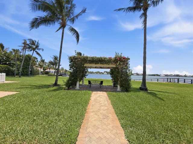 107 Ocean Cay Way, Hypoluxo, FL 33462