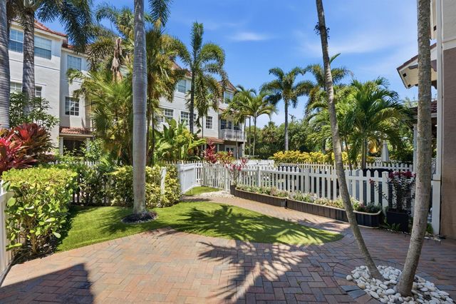 107 Ocean Cay Way, Hypoluxo, FL 33462