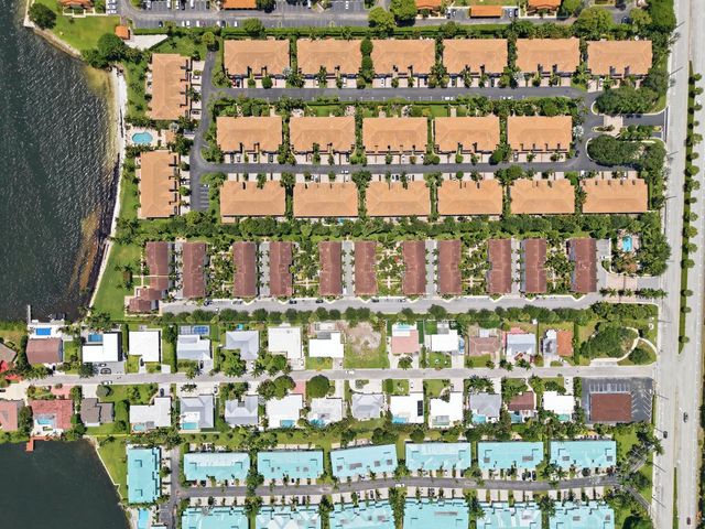 107 Ocean Cay Way, Hypoluxo, FL 33462