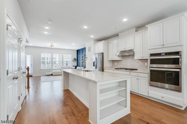 13 Braeburn Ct, Livingston Twp., NJ 07039