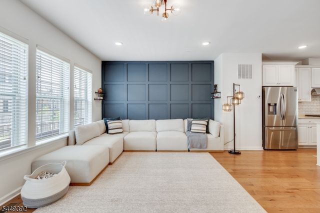 13 Braeburn Ct, Livingston Twp., NJ 07039