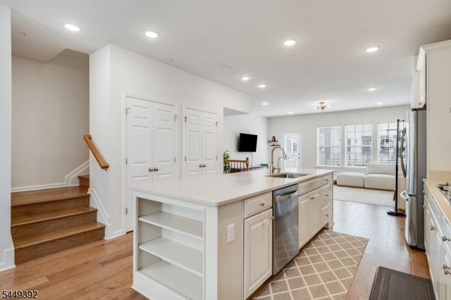13 Braeburn Ct, Livingston Twp., NJ 07039