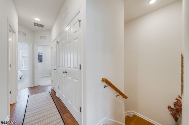 13 Braeburn Ct, Livingston Twp., NJ 07039