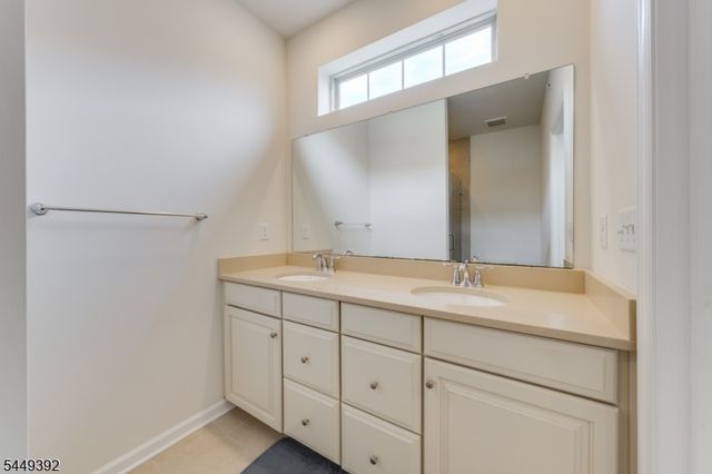 13 Braeburn Ct, Livingston Twp., NJ 07039