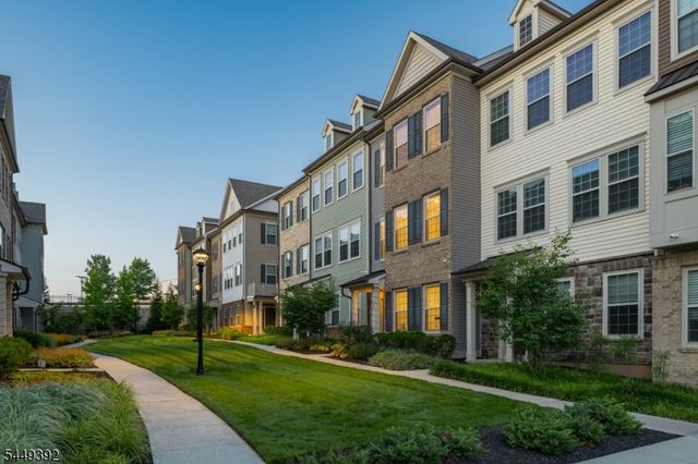 13 Braeburn Ct, Livingston Twp., NJ 07039