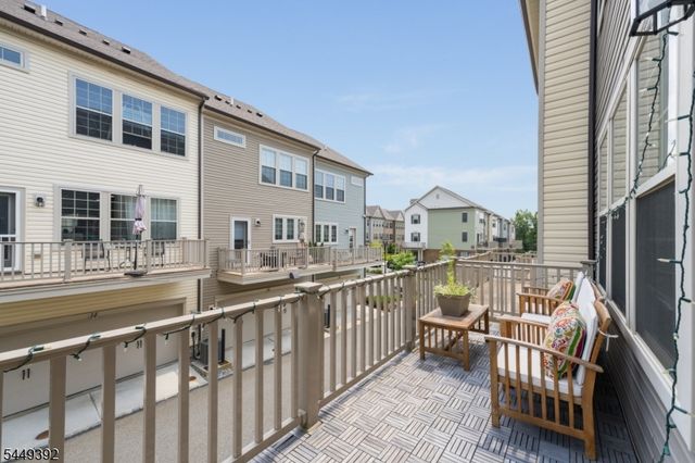 13 Braeburn Ct, Livingston Twp., NJ 07039