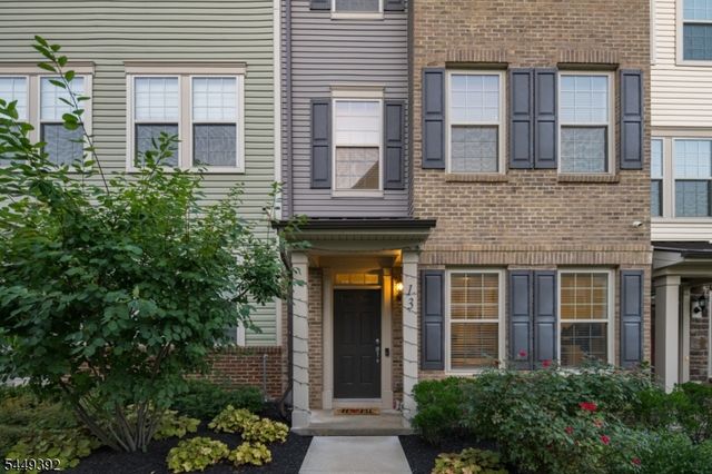 13 Braeburn Ct, Livingston Twp., NJ 07039