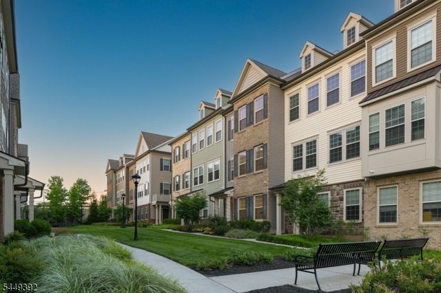 13 Braeburn Ct, Livingston Twp., NJ 07039