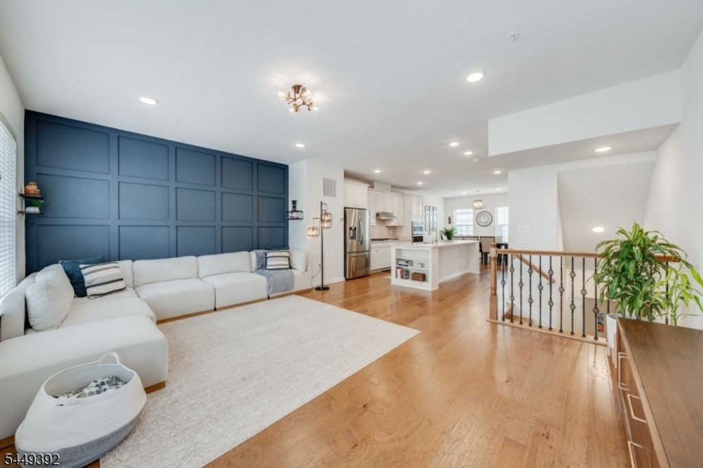 13 Braeburn Ct, Livingston Twp., NJ 07039