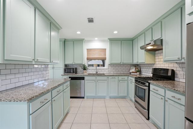 8834 Liptonshire Drive, Dallas, TX 75238