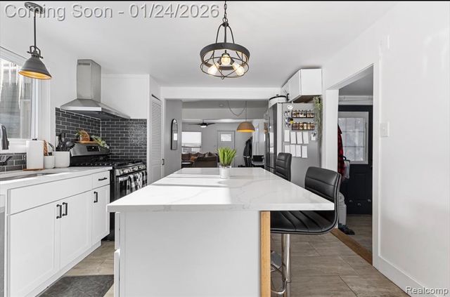 27116 Delton Street, Madison Heights, MI 48071