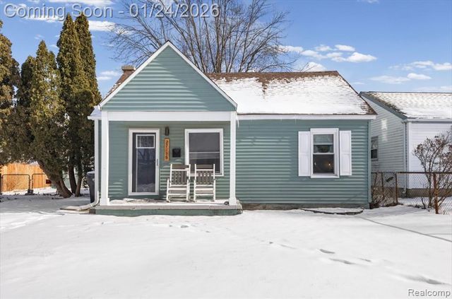 27116 Delton Street, Madison Heights, MI 48071