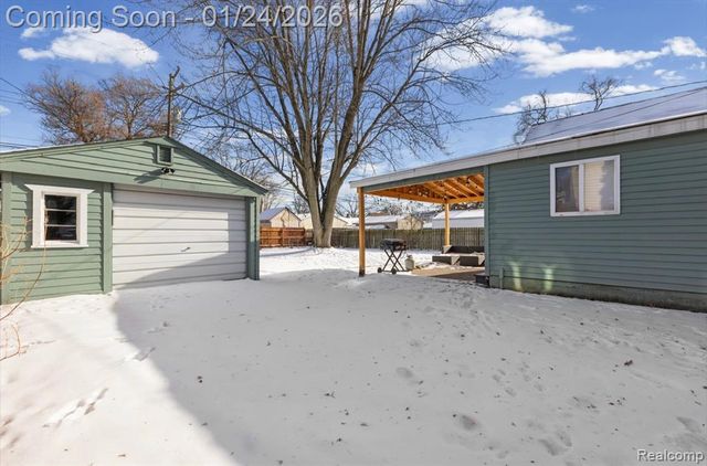 27116 Delton Street, Madison Heights, MI 48071