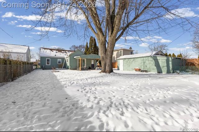 27116 Delton Street, Madison Heights, MI 48071