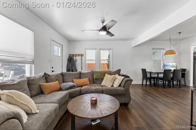 27116 Delton Street, Madison Heights, MI 48071