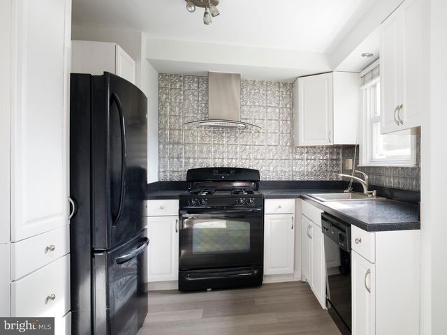 1200 ANGORA DR, Lansdowne, PA 19050