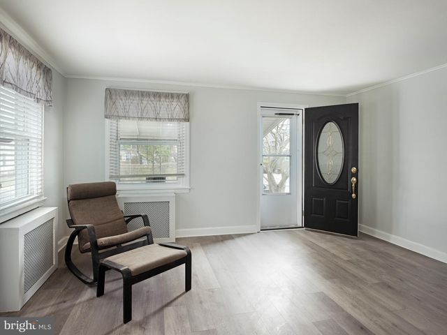 1200 ANGORA DR, Lansdowne, PA 19050