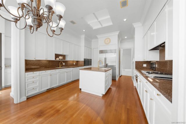 2302 Rue Adriane, La Jolla, CA 92037