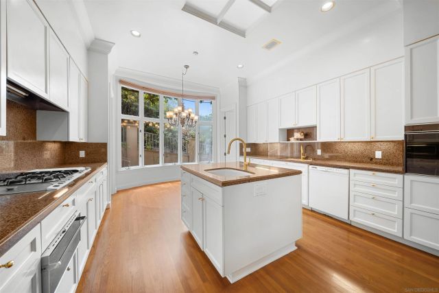 2302 Rue Adriane, La Jolla, CA 92037