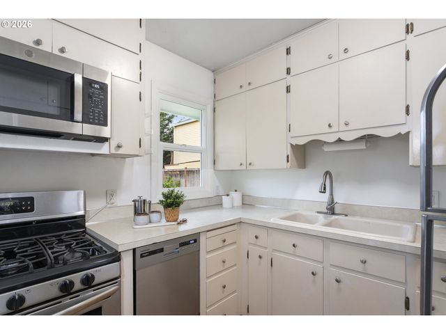 6615 Se 43RD Ave, Portland, OR 97206