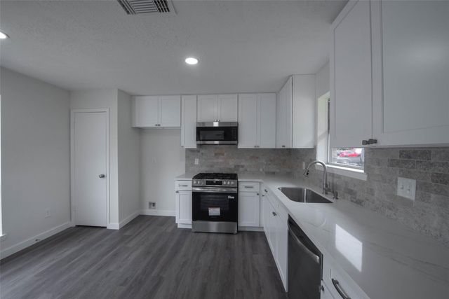 2511 Orion Drive, League City, TX 77573