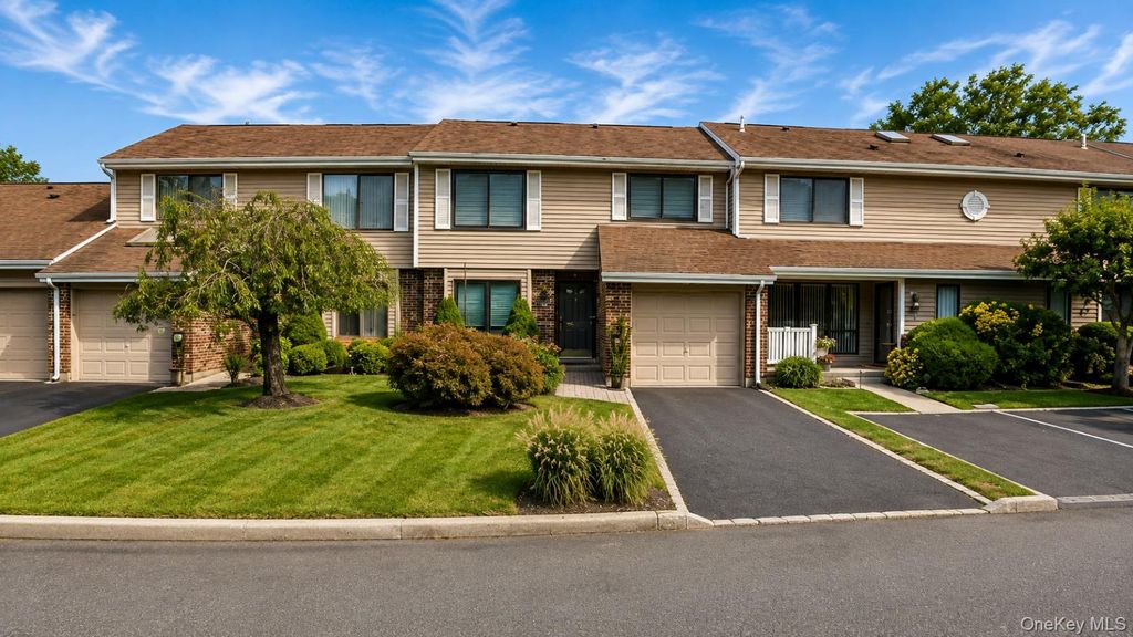 230 Pond View Lane, Smithtown, NY 11787 — exterior