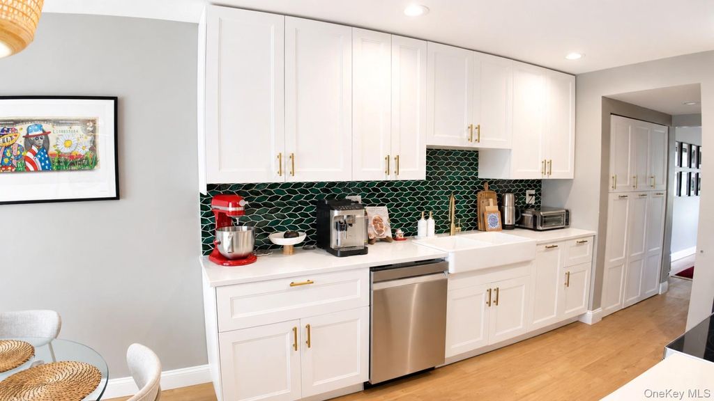 230 Pond View Lane, Smithtown, NY 11787 — photo 3