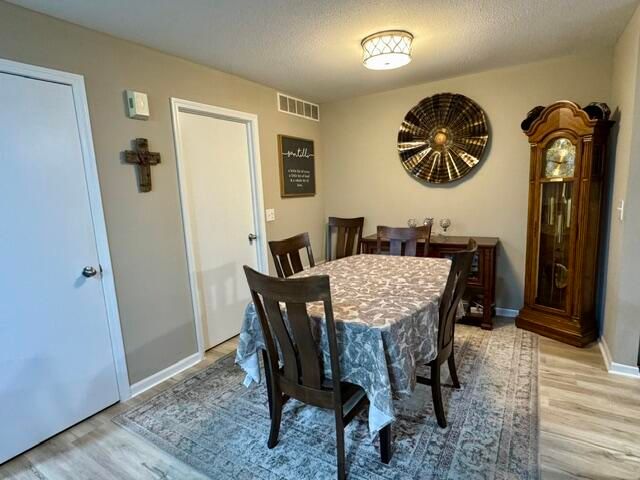 432 Marigold Circle, Westland, MI 48185
