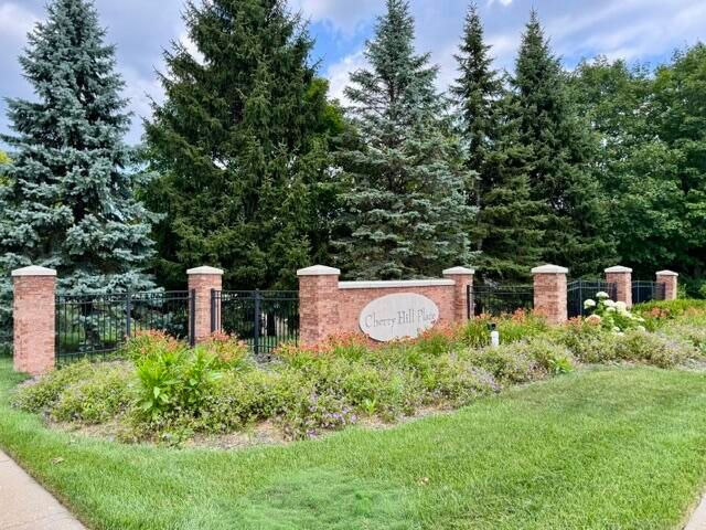 432 Marigold Circle, Westland, MI 48185
