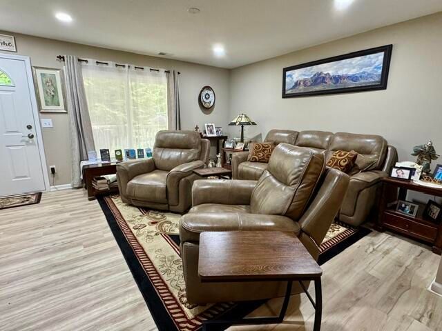 432 Marigold Circle, Westland, MI 48185