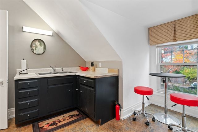 3358 Perrysville Ave, Observatory Hill, PA 15214