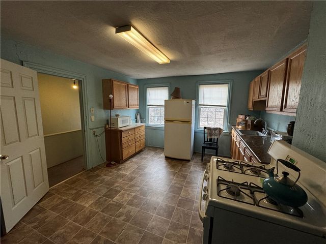 1604 Hatteras St, Troy Hill, PA 15212