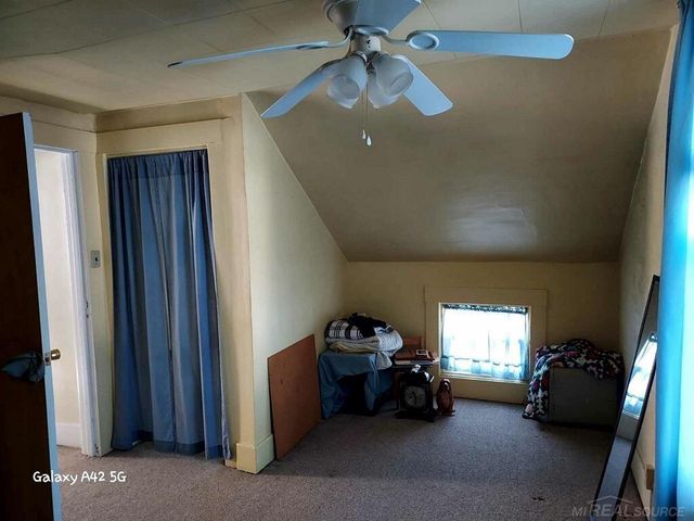 84 W Kalama Street, Madison Heights, MI 48071