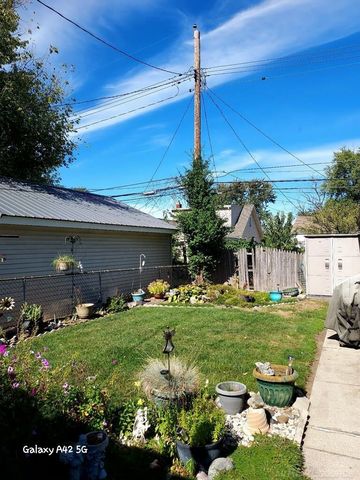 84 W Kalama Street, Madison Heights, MI 48071