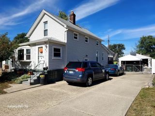 84 W Kalama Street, Madison Heights, MI 48071
