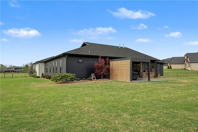 1750 Westend Avenue, Centerton, AR 72719