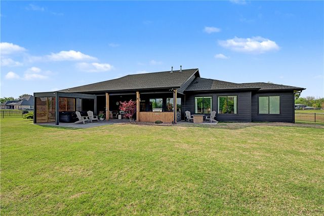 1750 Westend Avenue, Centerton, AR 72719